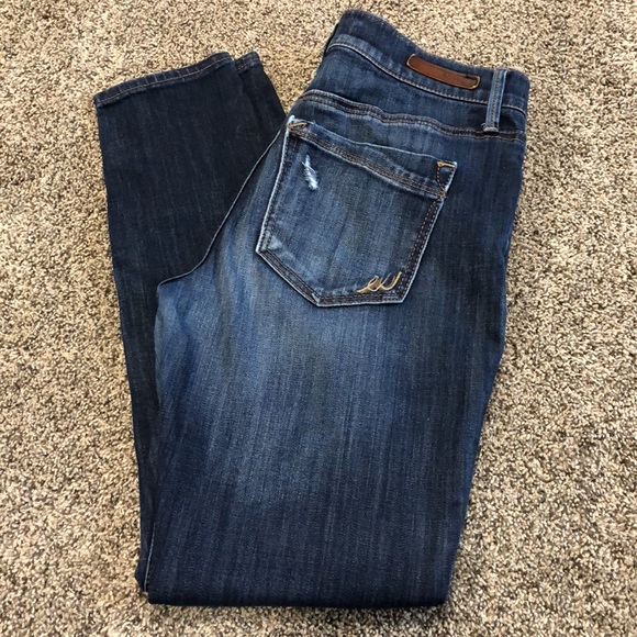 Express Jeans- Mid Rise- Dark Wash- Distressed size 6s - Picture 3 of 3